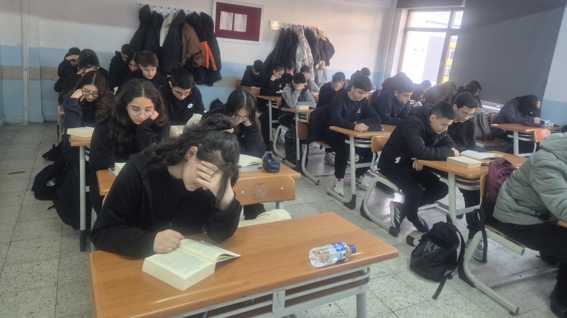 AHMET MELİH DOĞAN ANADOLU LİSESİ'NDE KİTAP OKUMA SAATİ